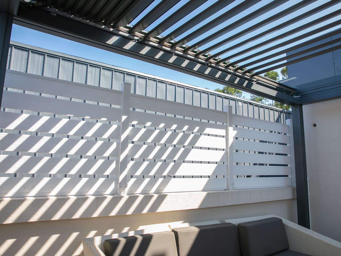 Grand Retractable Pergola - Motorized Louver W/ Lighting